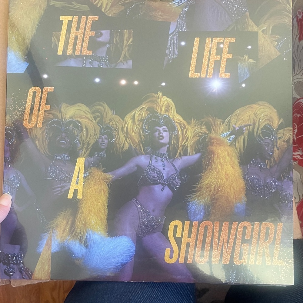 Life of a Showgirl Baby that’s Show business Edition Lovely Bouquet Golden Vinyl